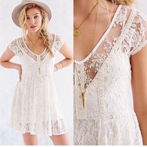 NWT Urban Outfitters Kimchi Blue Eloise Lace Dress